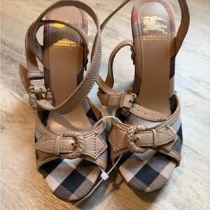 Burberry Tan and Black Plaid Heels sz 36